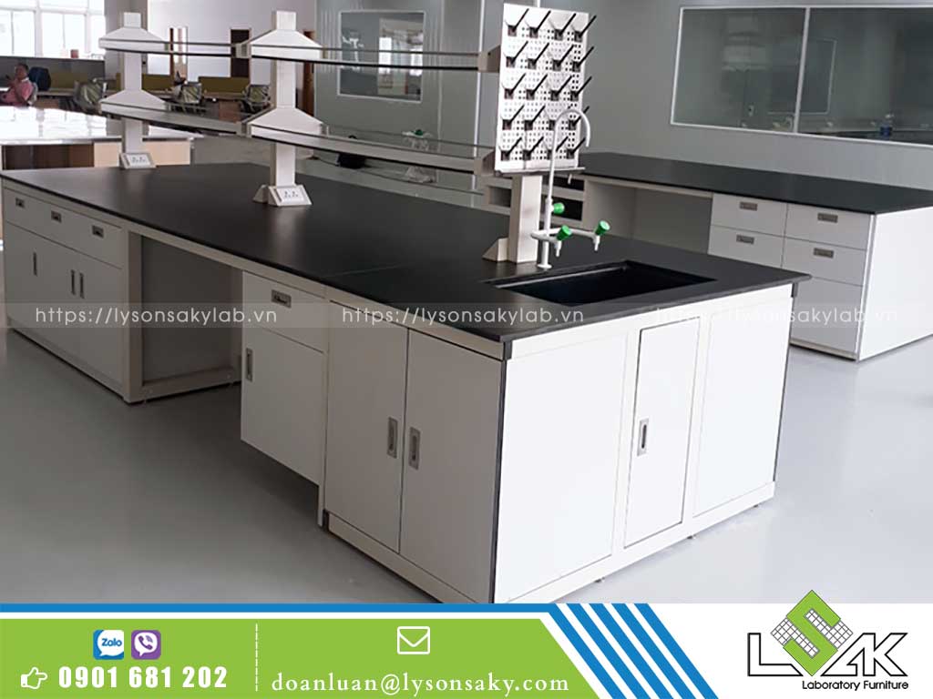 Bàn thí nghiệm có chậu rửa
