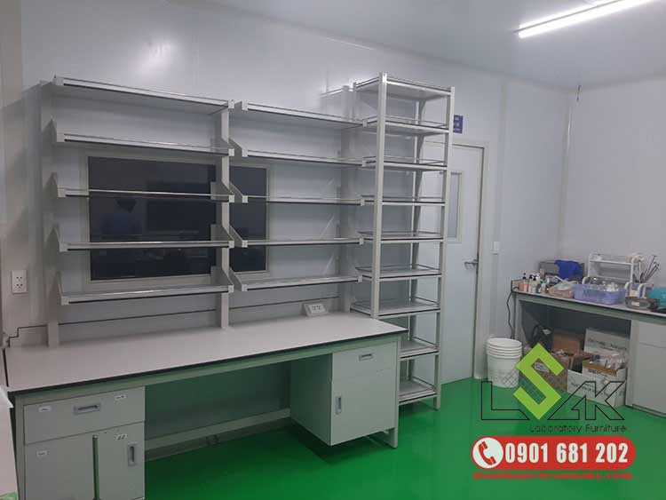 Bàn thí nghiệm áp tường có giá kệ - Laboratory Wall Bench