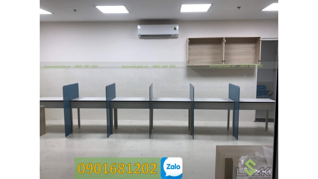 Bàn lấy mẫu máy tại Bệnh Viện Hùng Vương, Quận 5
