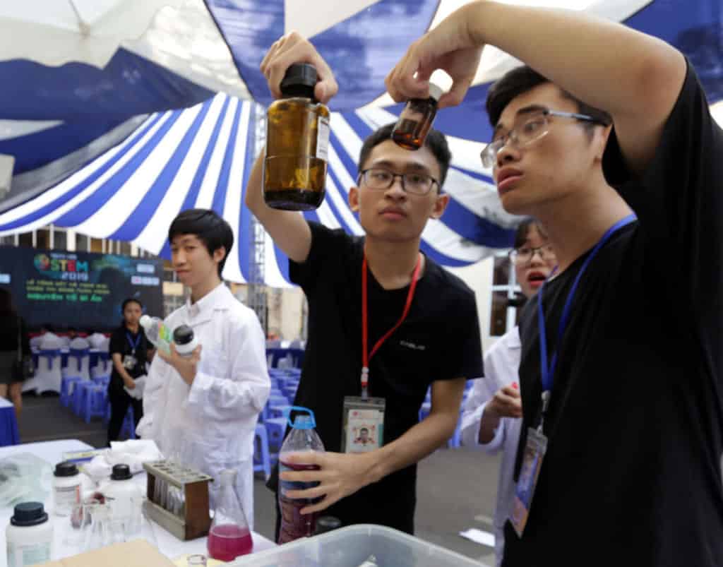 Ngày hội khoa học công nghệ cho học sinh (STEM 2019)