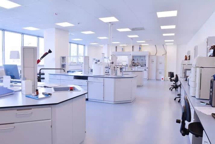 Thiết kế phòng Lab tiêu chuẩn: 5 nguyên tắc ngầm cần biết!