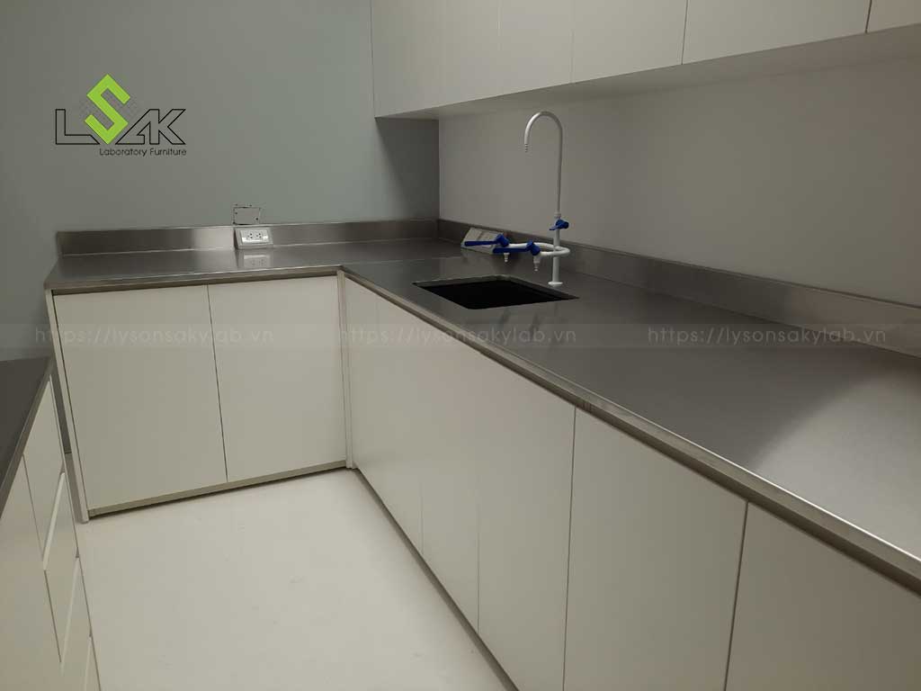 Lý Sơn Sa Kỳ Lab tư vấn thiết kế, lắp đặt nội thất phòng thí nghiệm cho công ty ở quận 2,