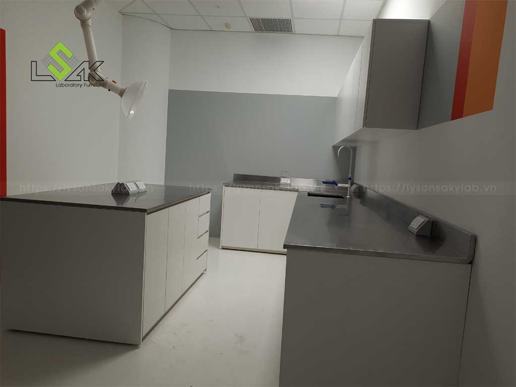 Lý Sơn Sa Kỳ Lab tư vấn thiết kế, lắp đặt nội thất phòng thí nghiệm cho công ty ở quận 2,