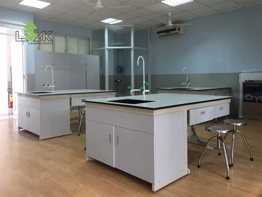 bàn giao nội thất phòng thí nghiệm trường học ở Đồng Nai