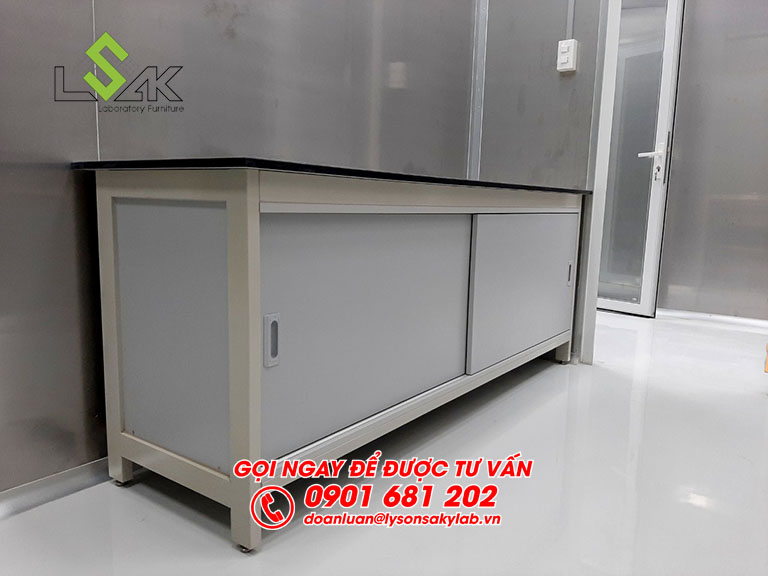 Bàn thí nghiệm hộc tủ cửa lùa