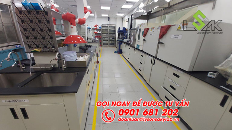Bàn thí nghiệm trung tâm hộc tủ thép