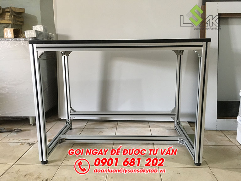 Bàn thao tác khung nhôm định hình