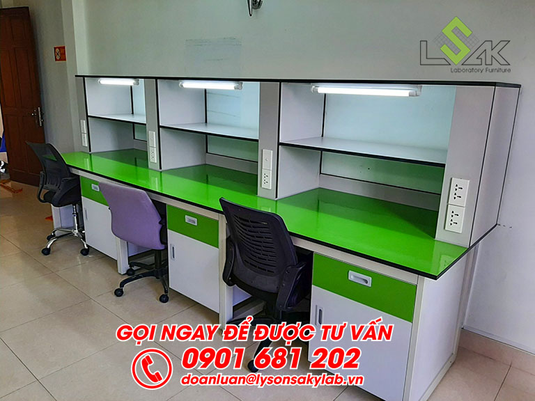 Bàn thao tác phòng thí nghiệm điện tử