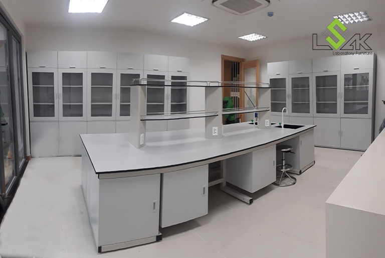 Thi công nội thất phòng thí nghiệm mỹ phẩm Công ty Cổ Phần TVR