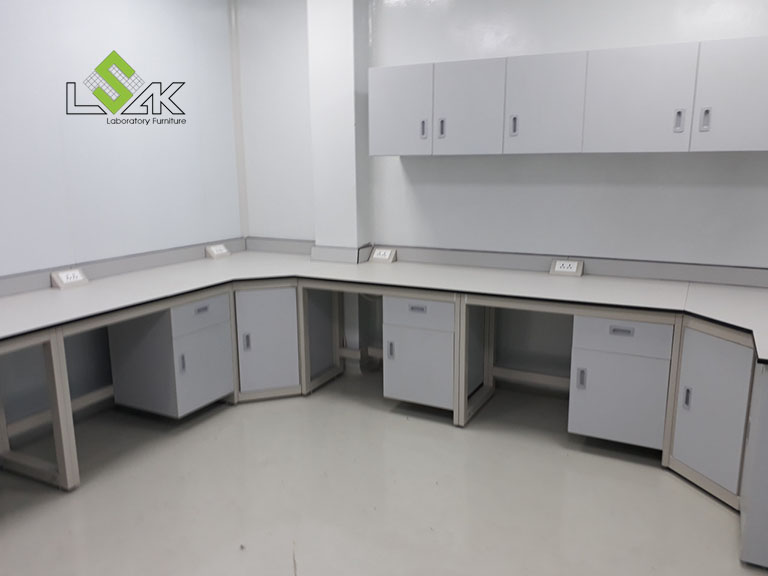 Bàn thí nghiệm khung thép nội thất phòng thí nghiệm Công ty Dược phẩm Nam Việt