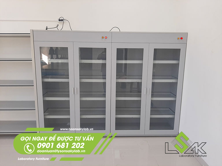 Tủ đựng hóa chất cửa kính phòng thí nghiệm Nhà máy nước Hòa Liên