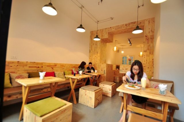 Gỗ ghép thanh sử dụng làm bàn ghế
