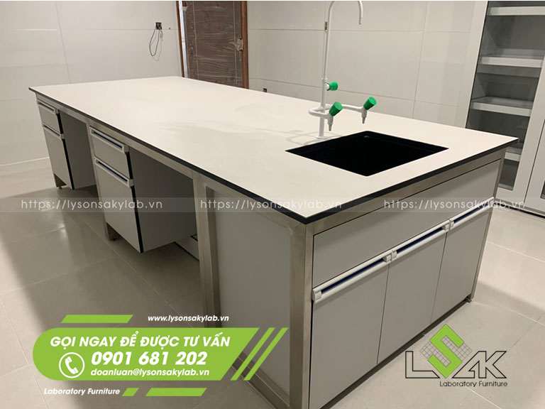 Bàn thí nghiệm trung tâm khung inox phòng thí nghiệm chiết xuất tinh dầu trầm hương