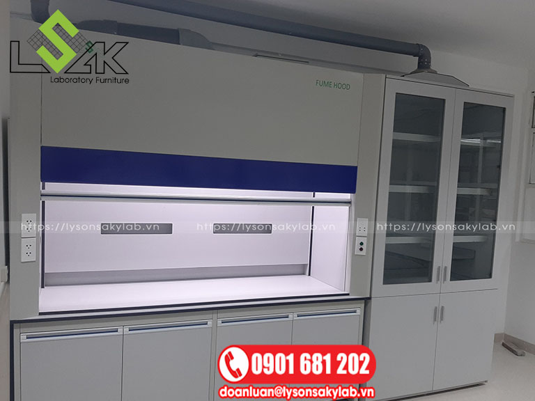 Tủ hút khí độc kích thước 1500x850x2300mm DxRxC.