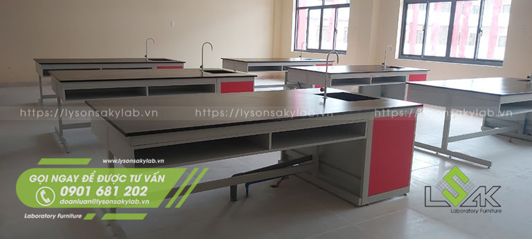 Bàn thí nghiệm trung tâm có bồn rửa phòng thực hành hóa sinh