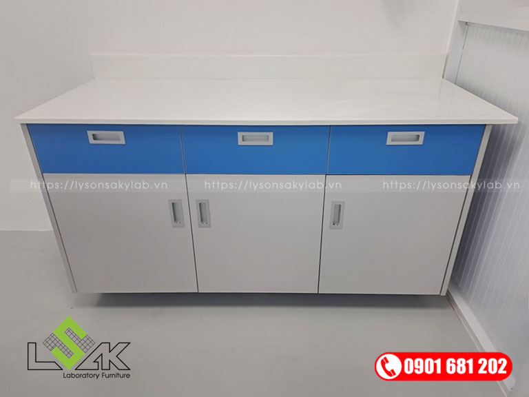 Bàn thí nghiệm mặt đá lắp đặt tại Control Union Lab