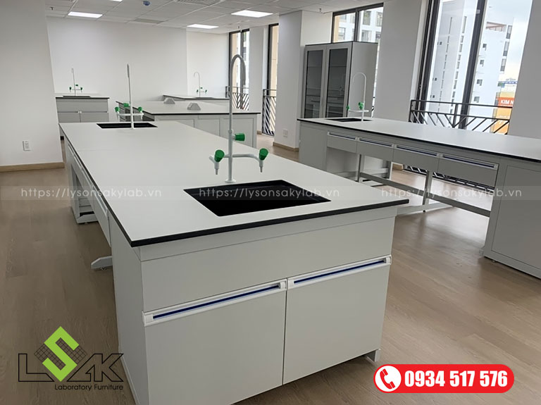 Bàn thí nghiệm hóa sinh khung thép sơn tĩnh điện