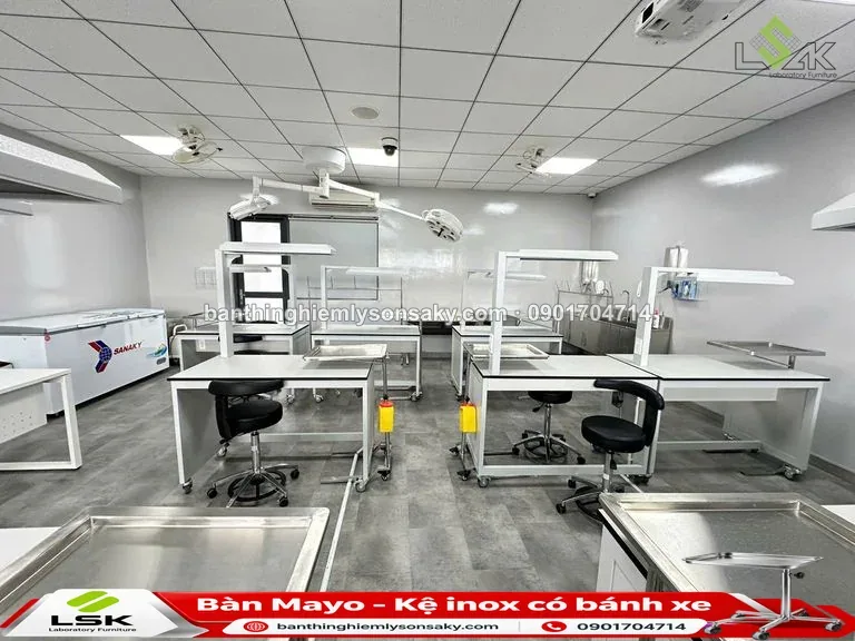 Bàn Mayo - Kệ inox có bánh xe thi công thực tế