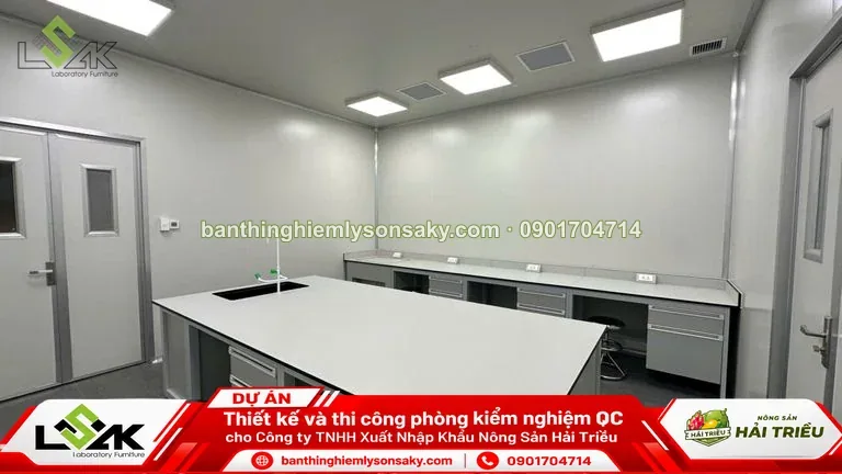 Bàn thí nghiệm trung tâm