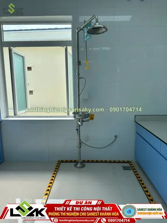 Vòi sen tắm khẩm cấp